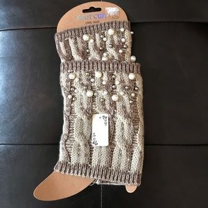 boot cuffs with gorgeous pearls